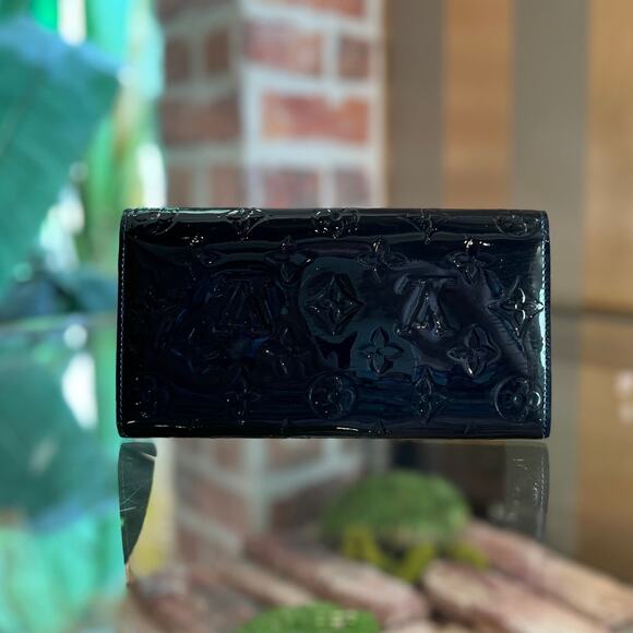 LOUIS VUITTON Sarah Bleu Infini Monogram Vernis Leather Wallet - Picture 2 of 13